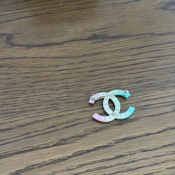 AUTHENTIC CHANEL CUBA Cruise Rainbow Brooch - Picture 4 of 5